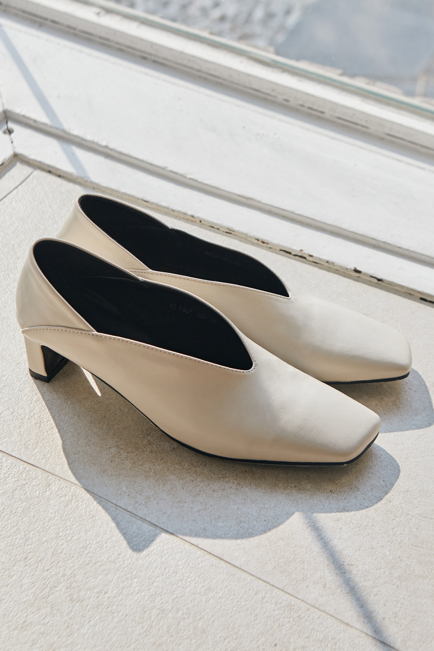 Wave square middle heel - ivory